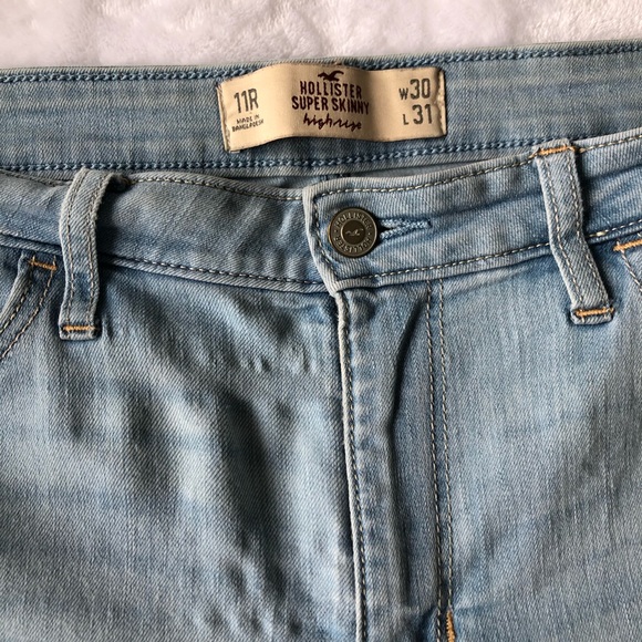 Hollister light-wash skinny jean - Picture 3 of 3